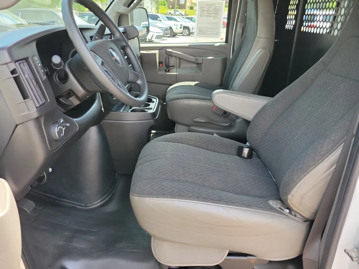2024 GMC Savana Cargo Van Work Van thumbnail 5