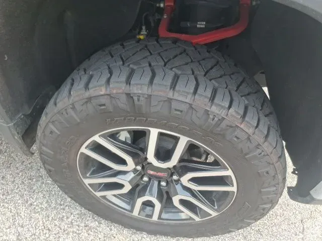 2024 GMC Sierra 1500 AT4 thumbnail 12