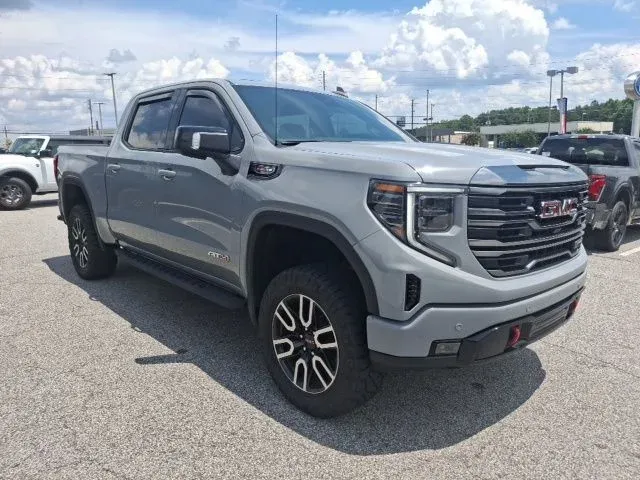 2024 GMC Sierra 1500 AT4 thumbnail 3