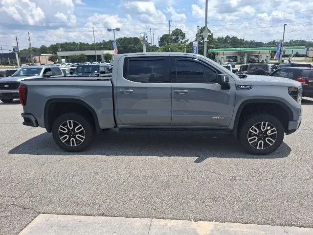 2024 GMC Sierra 1500 AT4 thumbnail 4