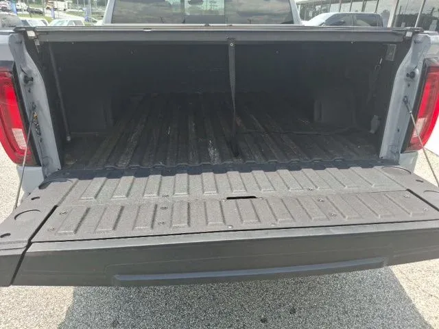 2024 GMC Sierra 1500 AT4 thumbnail 8