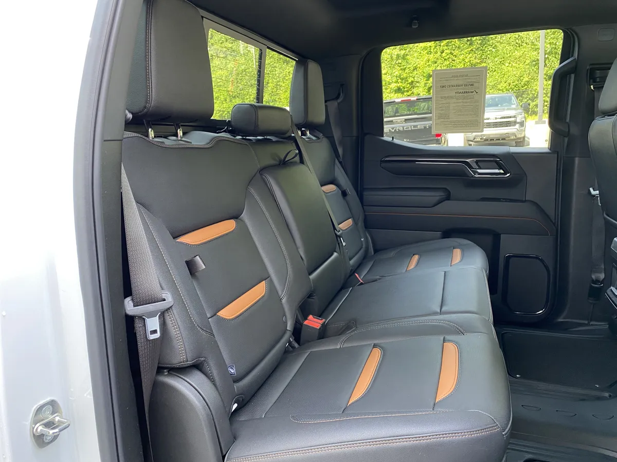 2024 GMC Sierra 1500 AT4 thumbnail 36