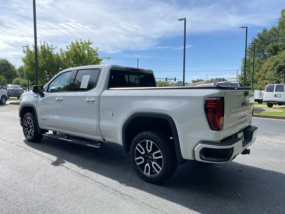 2024 GMC Sierra 1500 AT4 thumbnail 6