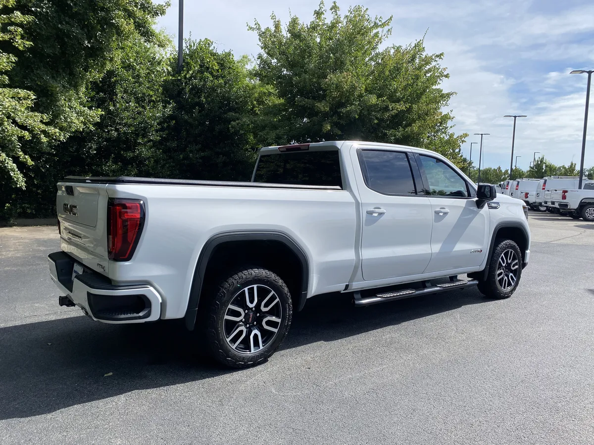 2024 GMC Sierra 1500 AT4 thumbnail 8