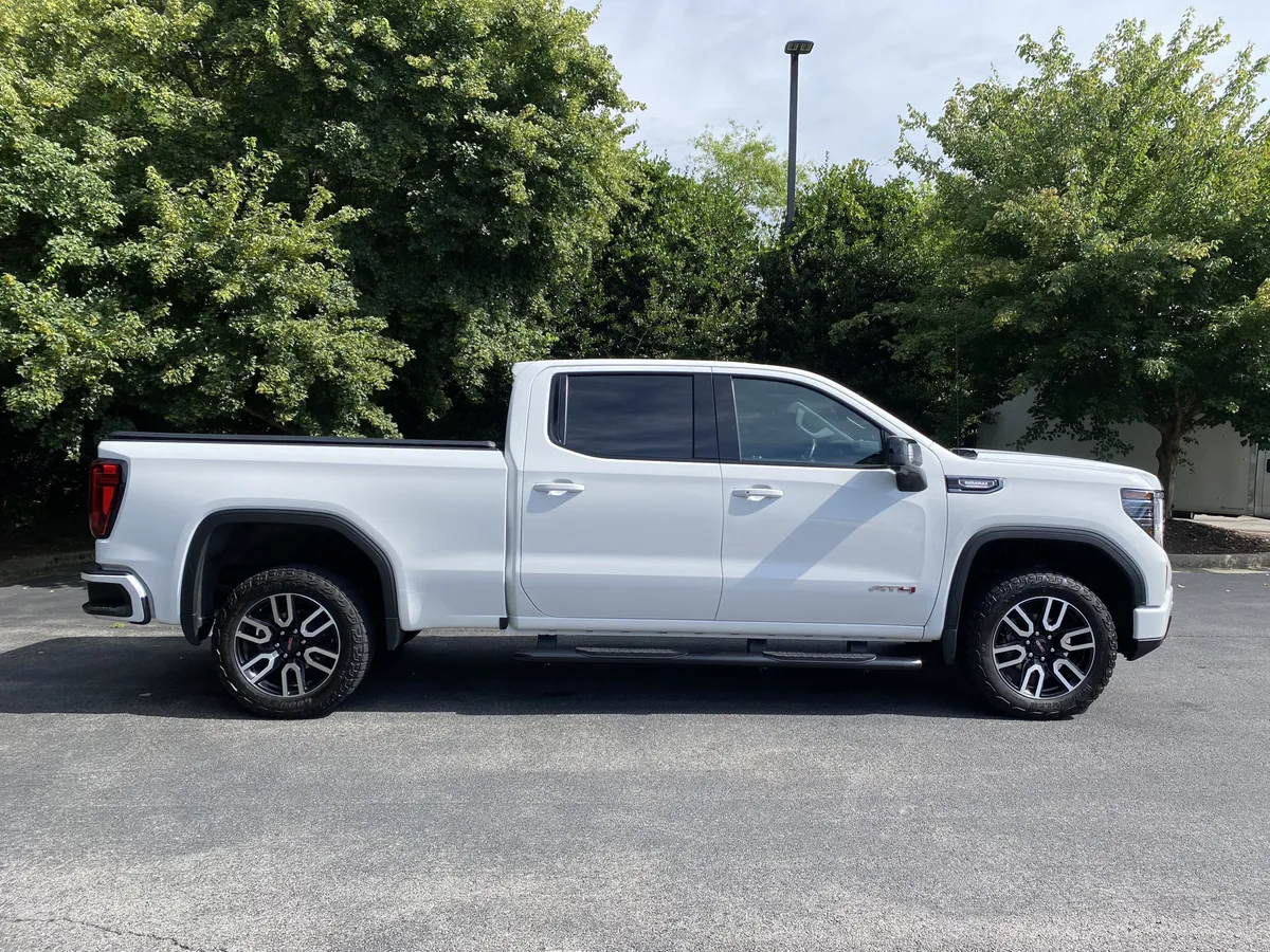 2024 GMC Sierra 1500 AT4 thumbnail 9