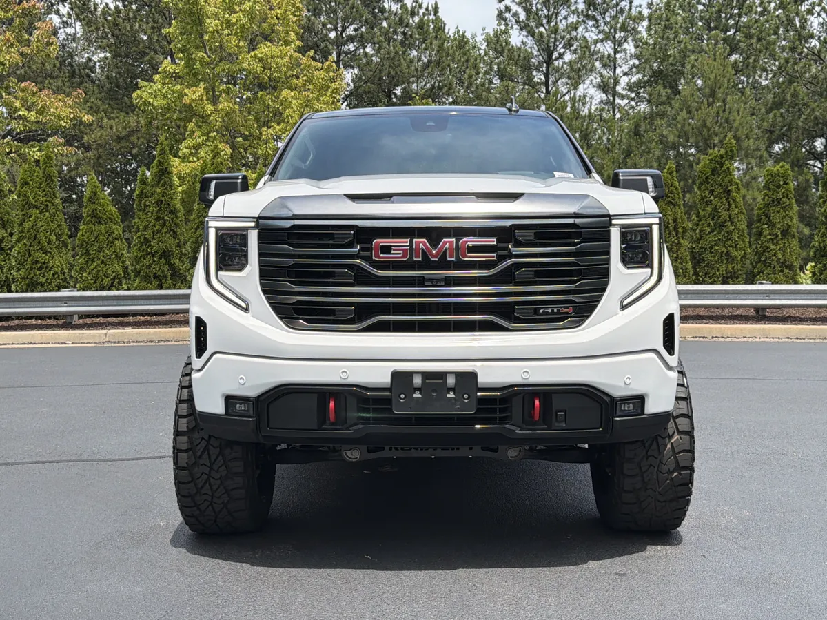 2024 GMC Sierra 1500 AT4 thumbnail 12