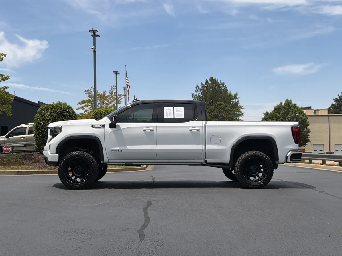 2024 GMC Sierra 1500 AT4 thumbnail 14
