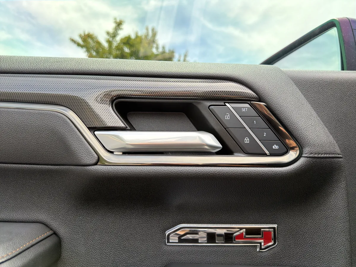 2024 GMC Sierra 1500 AT4 thumbnail 24