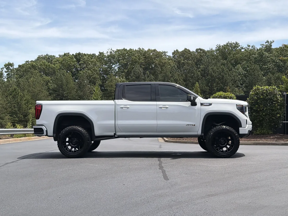 2024 GMC Sierra 1500 AT4 thumbnail 4