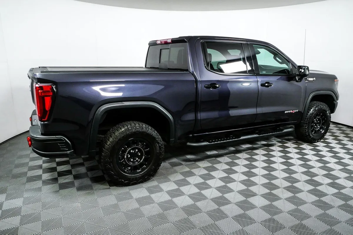 2024 GMC Sierra 1500 AT4X thumbnail 2