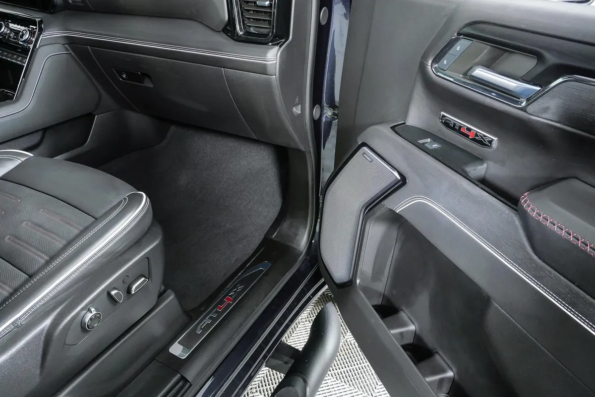 2024 GMC Sierra 1500 AT4X thumbnail 25