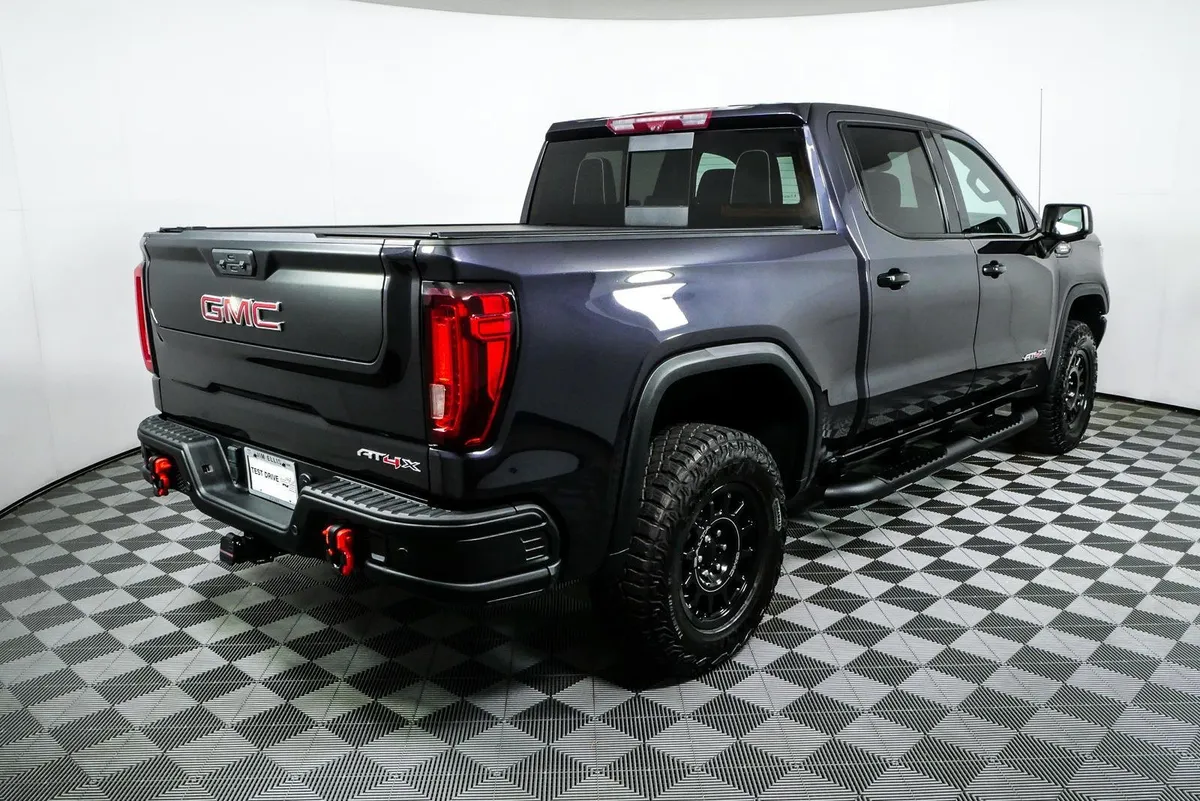 2024 GMC Sierra 1500 AT4X thumbnail 3