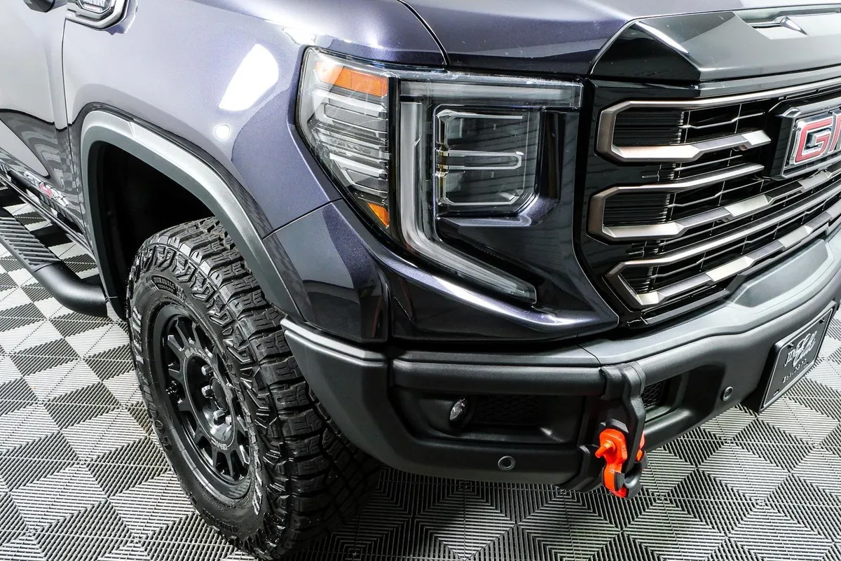 2024 GMC Sierra 1500 AT4X thumbnail 35