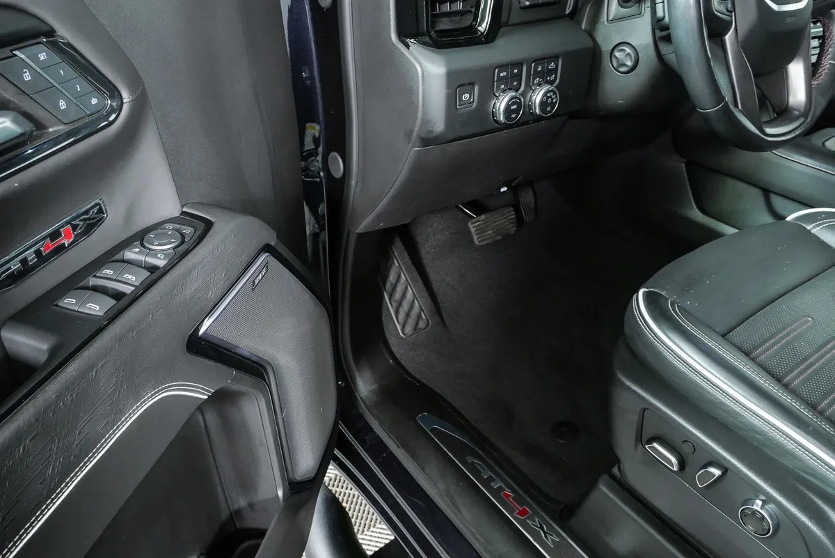 2024 GMC Sierra 1500 AT4X thumbnail 8