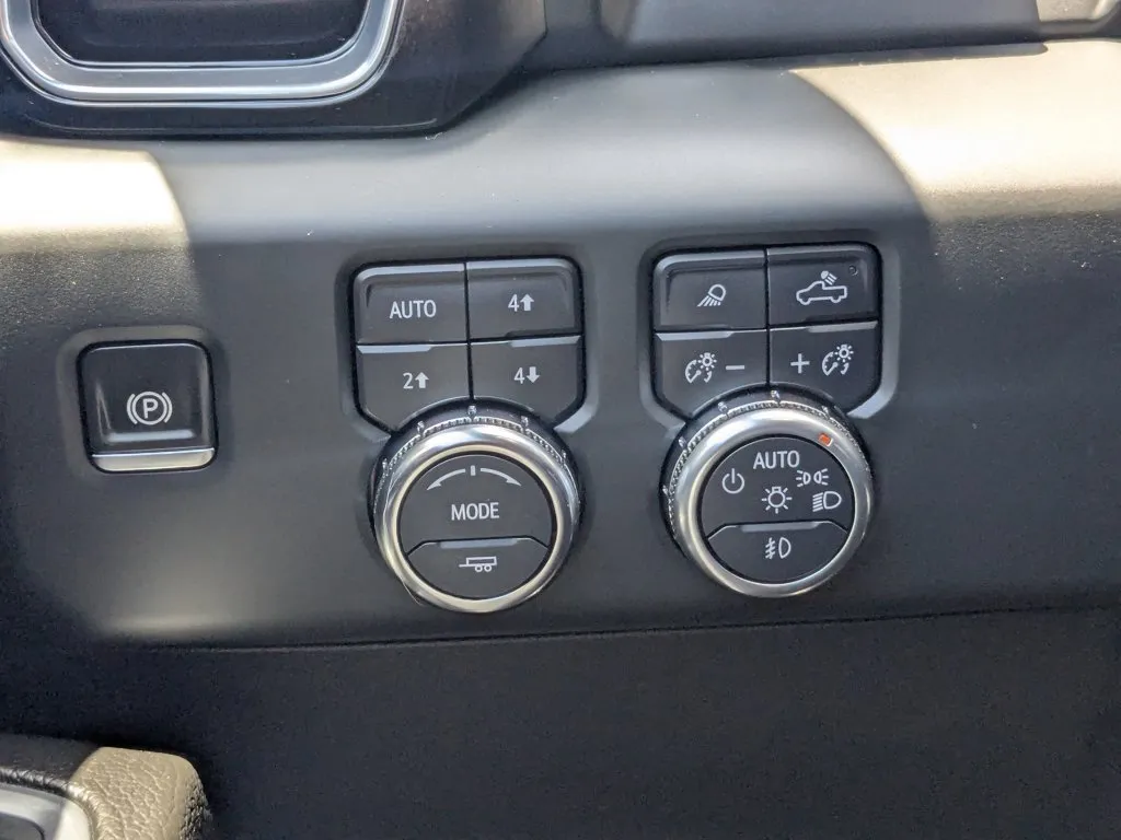 2024 GMC Sierra 1500 Denali thumbnail 22