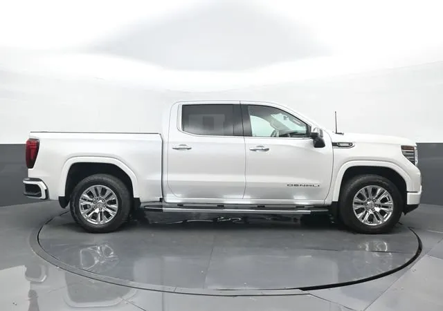 2024 GMC Sierra 1500 Denali thumbnail 2