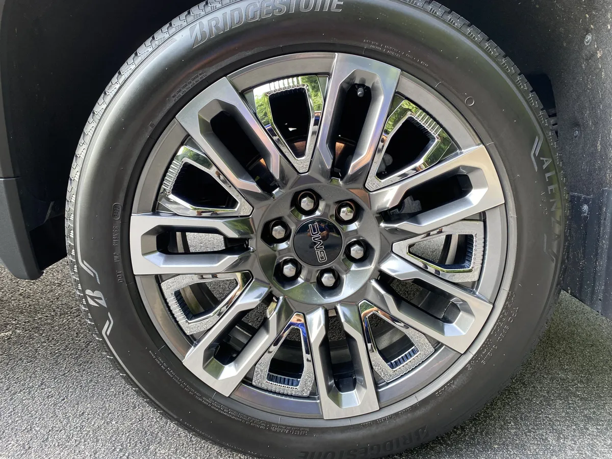 2024 GMC Sierra 1500 Denali Ultimate thumbnail 13