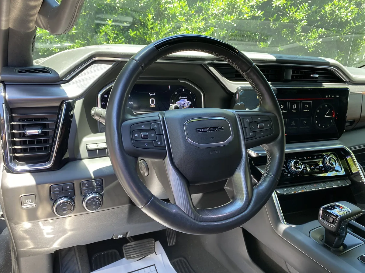 2024 GMC Sierra 1500 Denali Ultimate thumbnail 17