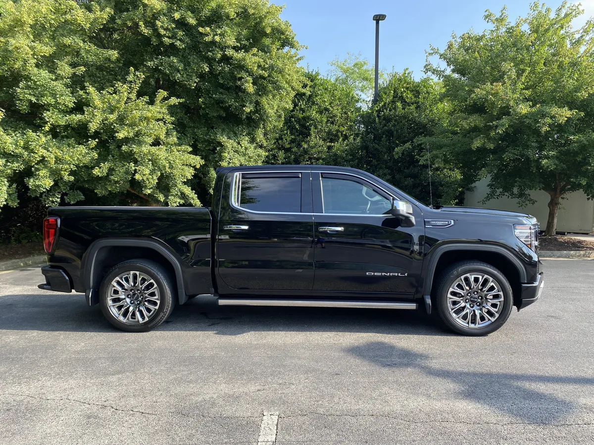 2024 GMC Sierra 1500 Denali Ultimate thumbnail 9