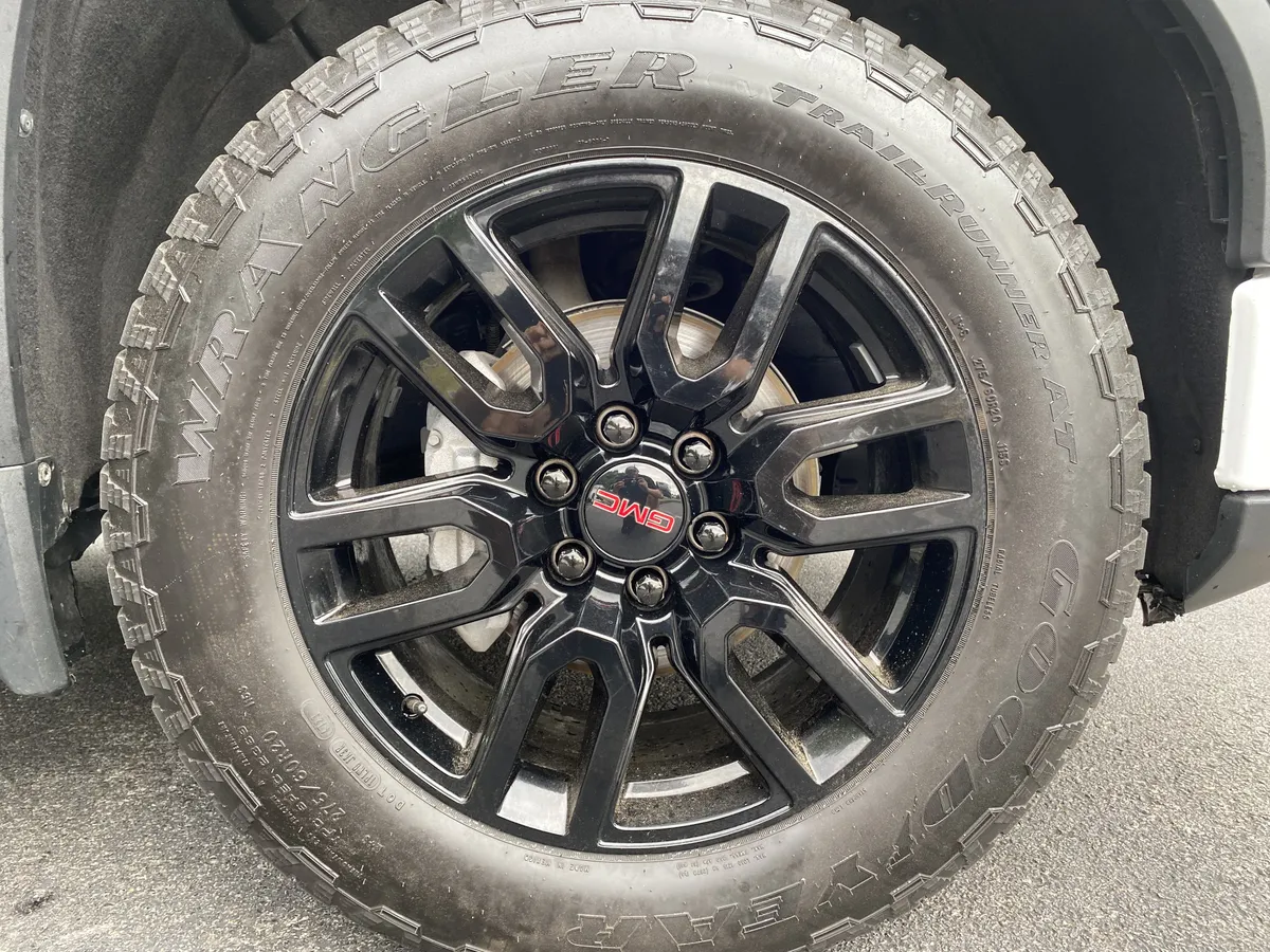 2024 GMC Sierra 1500 Elevation thumbnail 12