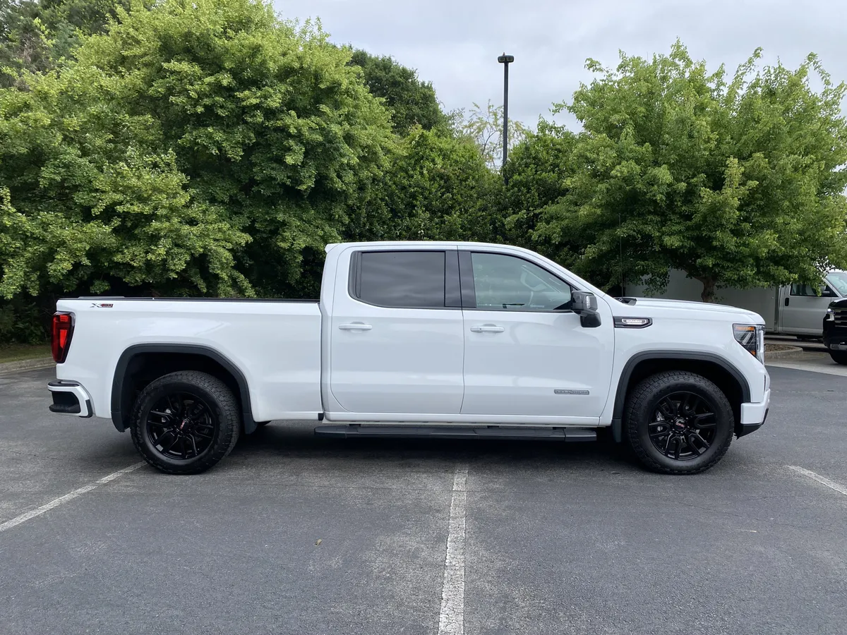 2024 GMC Sierra 1500 Elevation thumbnail 9