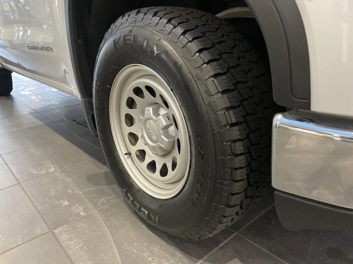 2024 GMC Sierra 1500 Pro thumbnail 12
