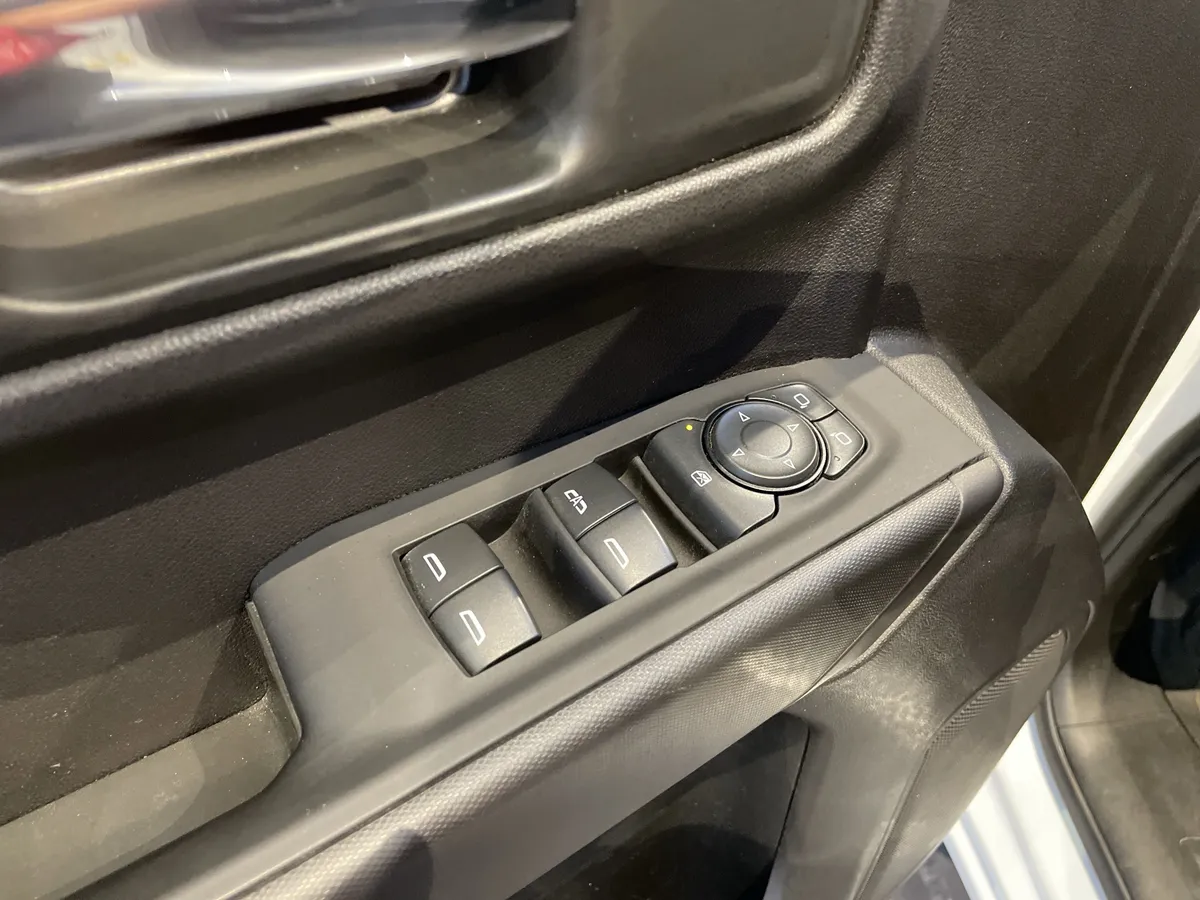 2024 GMC Sierra 1500 Pro thumbnail 15
