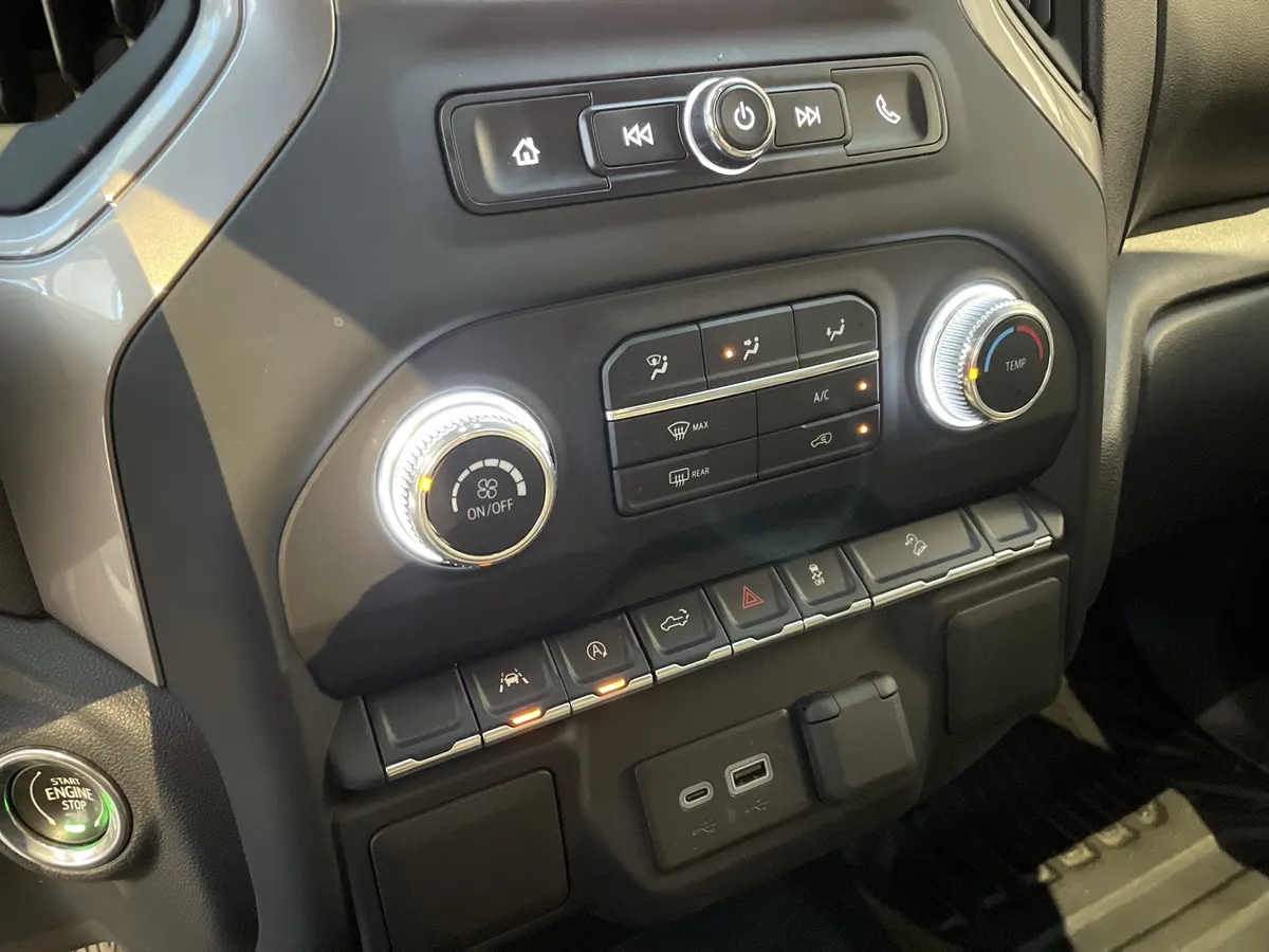 2024 GMC Sierra 1500 Pro thumbnail 29