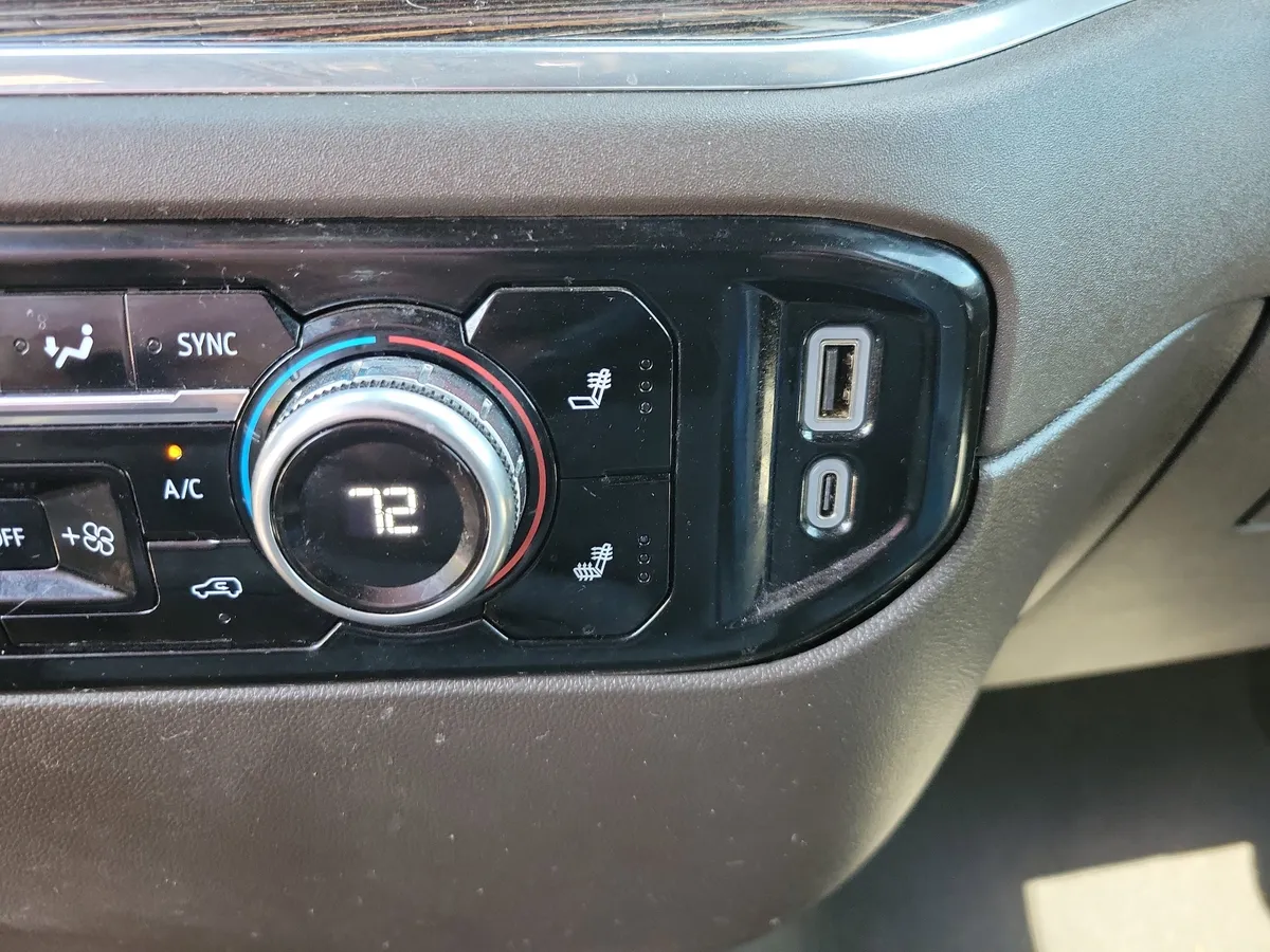 2024 GMC Sierra 1500 SLE thumbnail 13