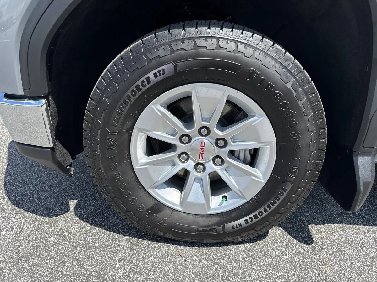 2024 GMC Sierra 1500 SLE thumbnail 12