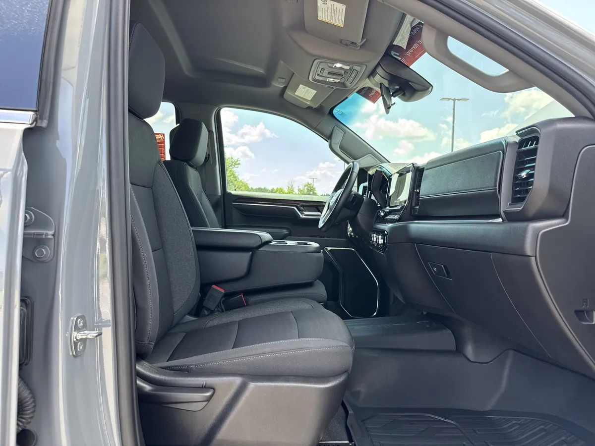 2024 GMC Sierra 1500 SLE thumbnail 30