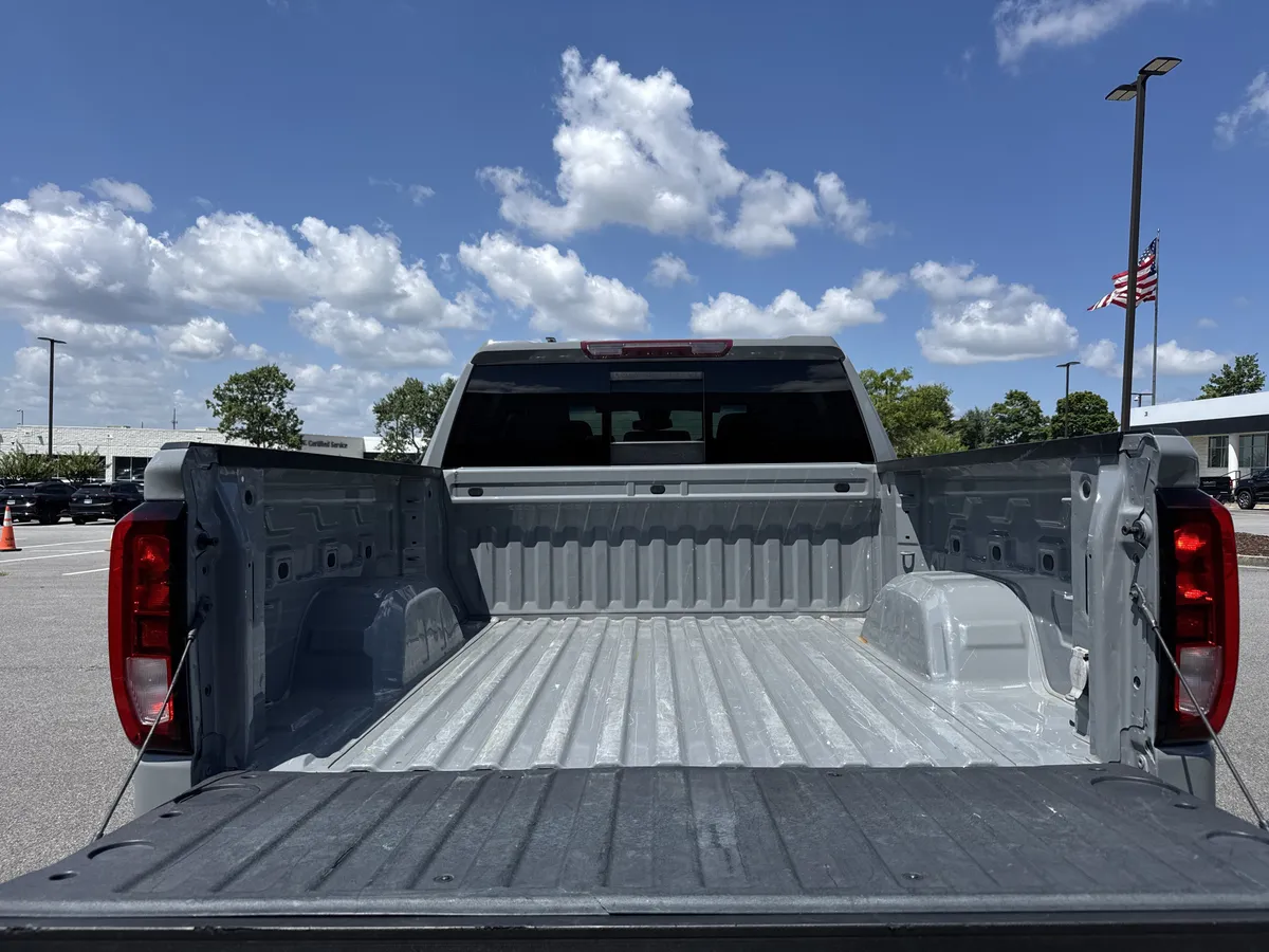 2024 GMC Sierra 1500 SLE thumbnail 32