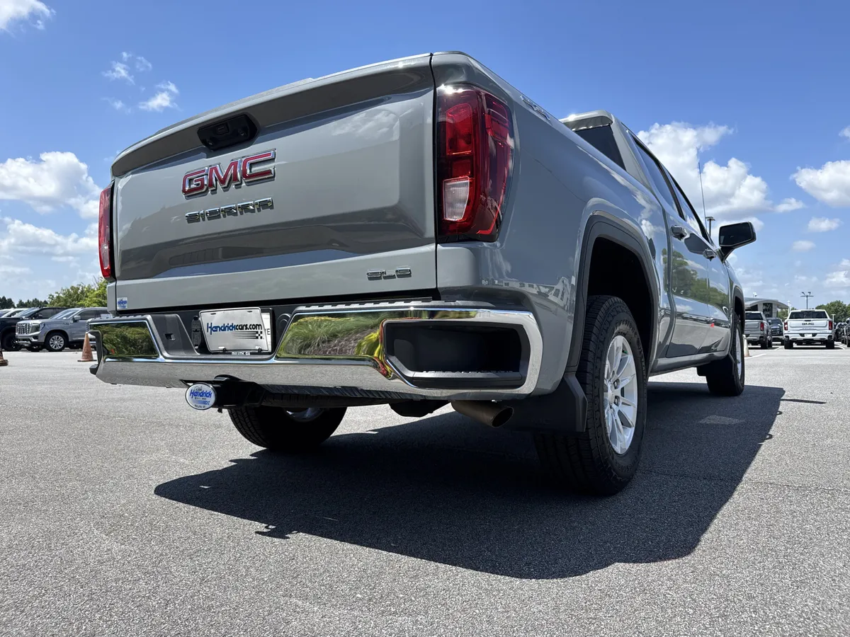2024 GMC Sierra 1500 SLE thumbnail 9