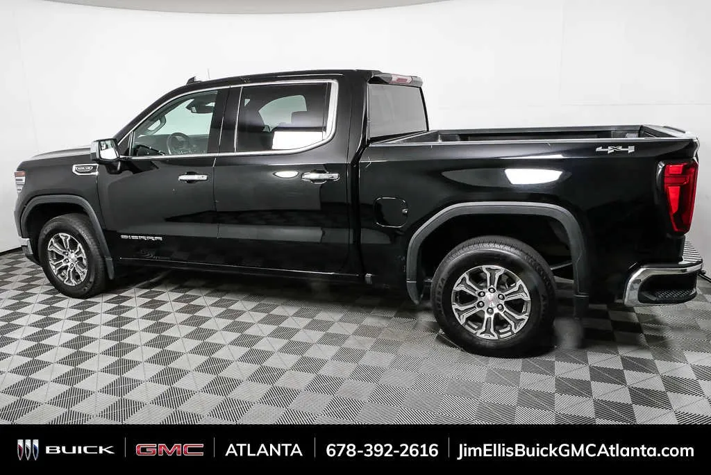 2024 GMC Sierra 1500 SLT thumbnail 2