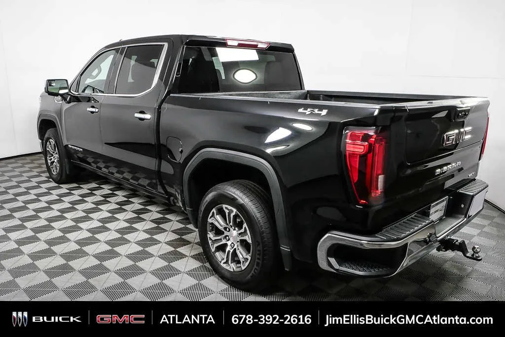 2024 GMC Sierra 1500 SLT thumbnail 3