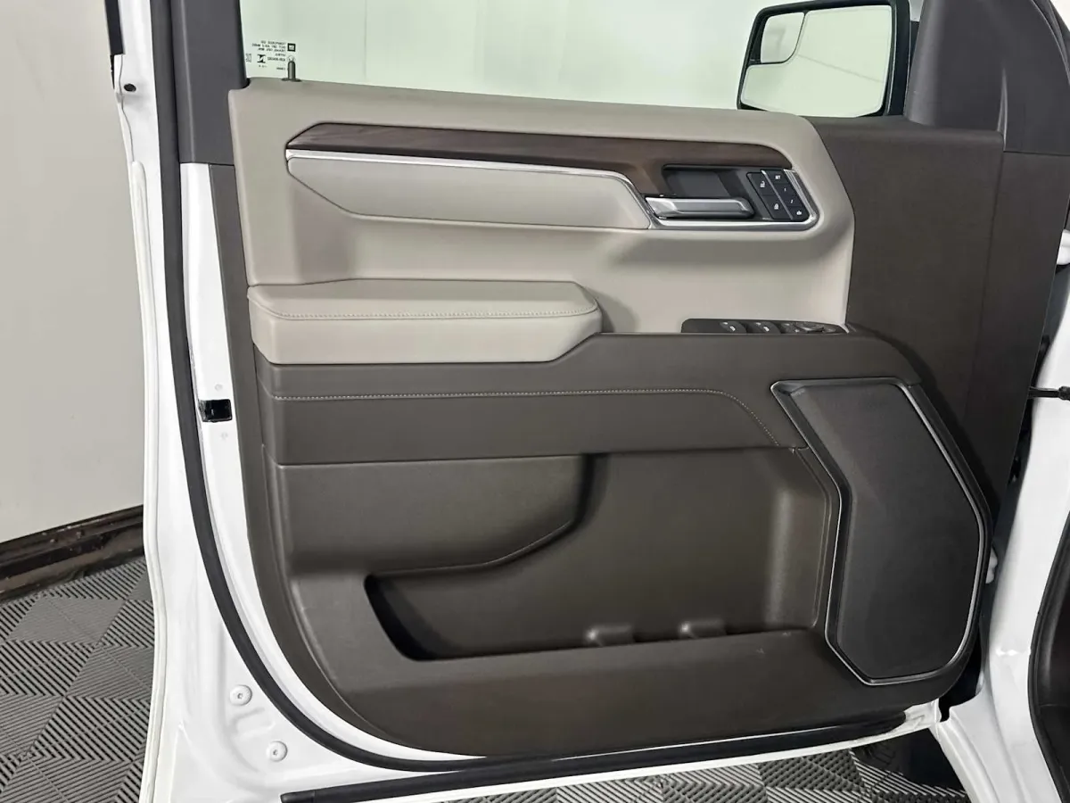 2024 GMC Sierra 1500 SLT thumbnail 10