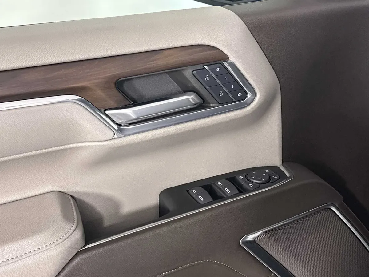 2024 GMC Sierra 1500 SLT thumbnail 11