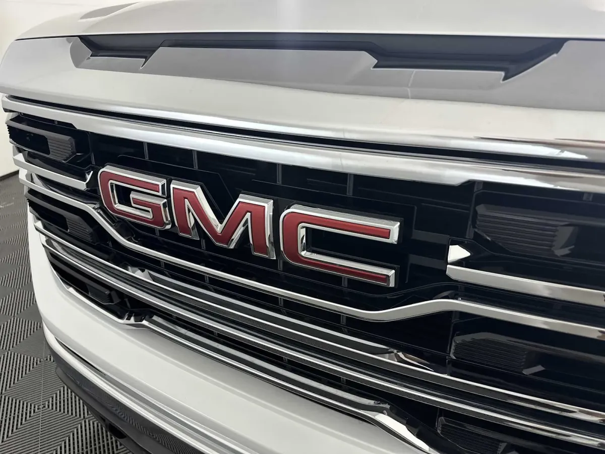 2024 GMC Sierra 1500 SLT thumbnail 14