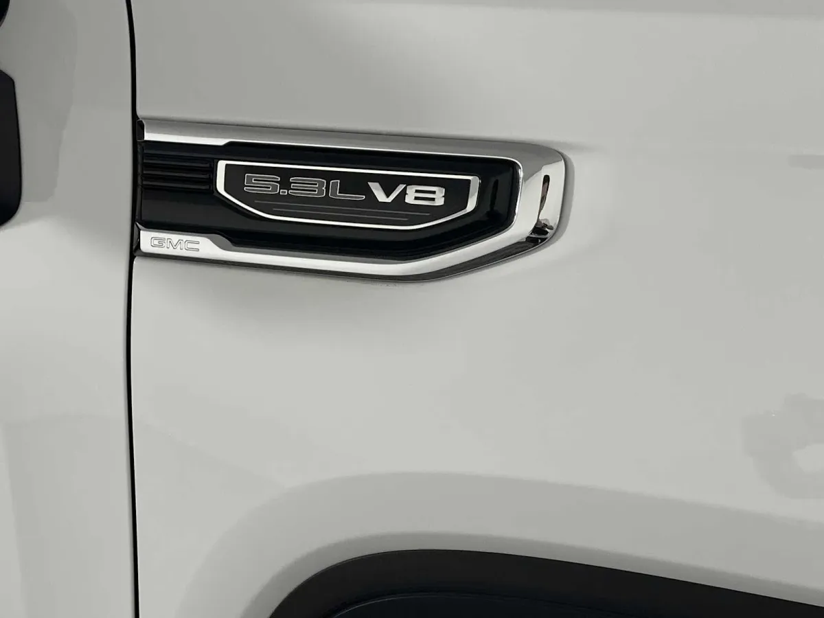 2024 GMC Sierra 1500 SLT thumbnail 16