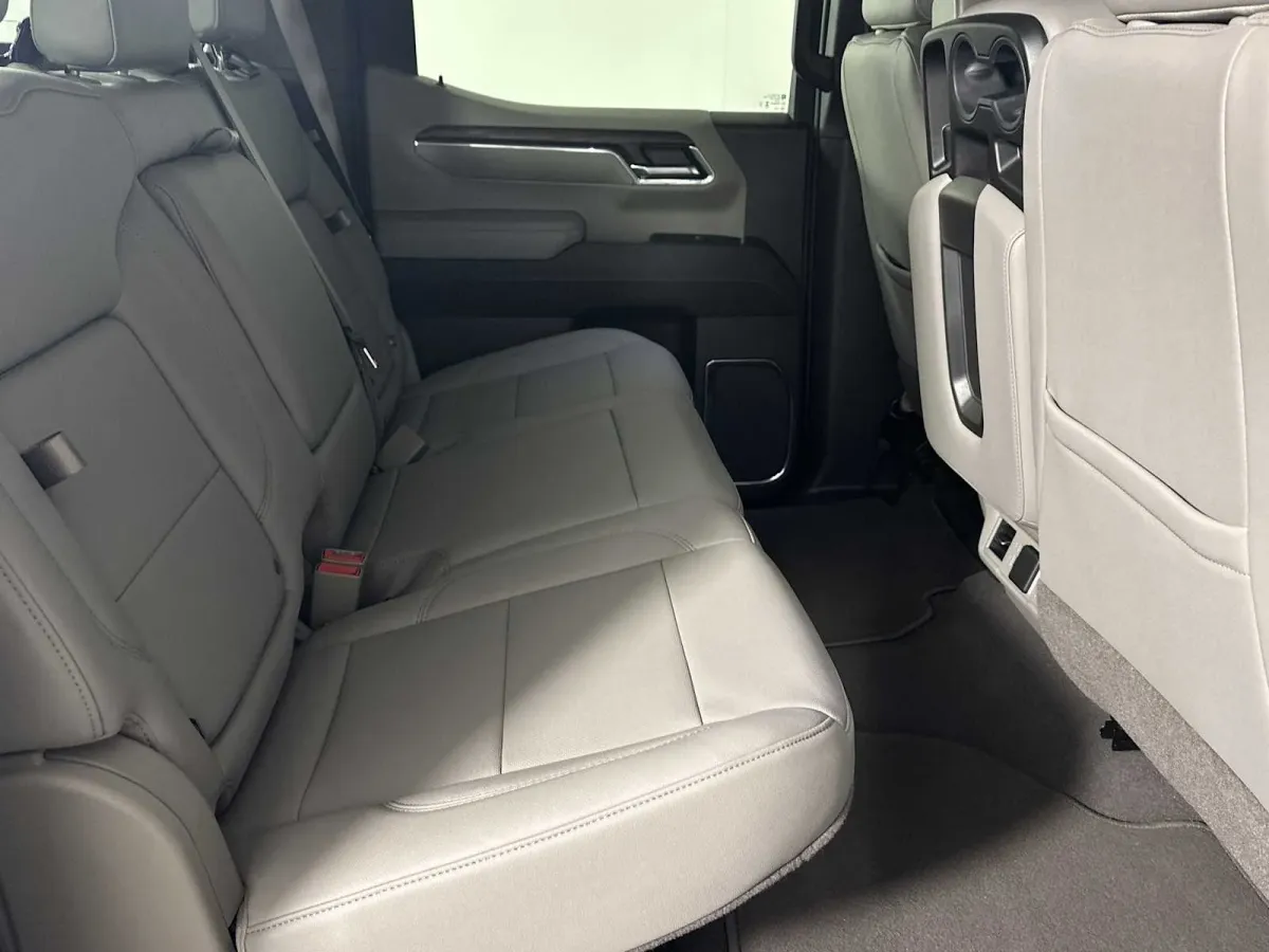 2024 GMC Sierra 1500 SLT thumbnail 21