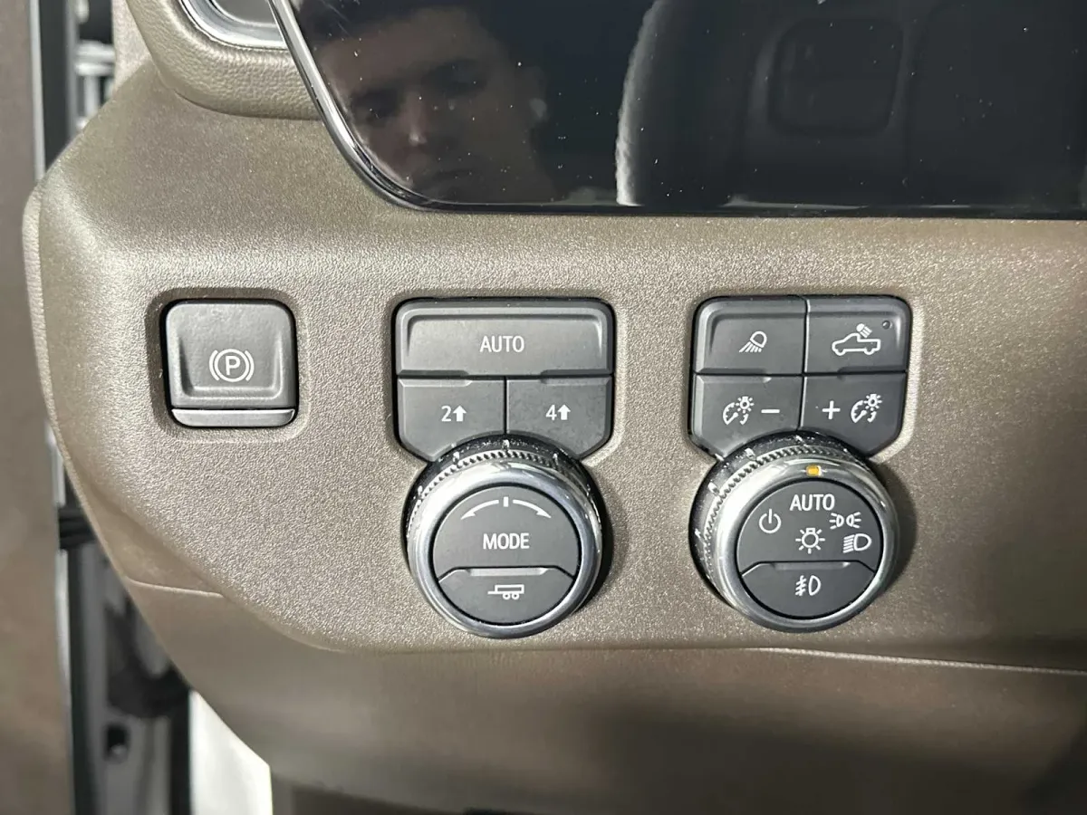 2024 GMC Sierra 1500 SLT thumbnail 29