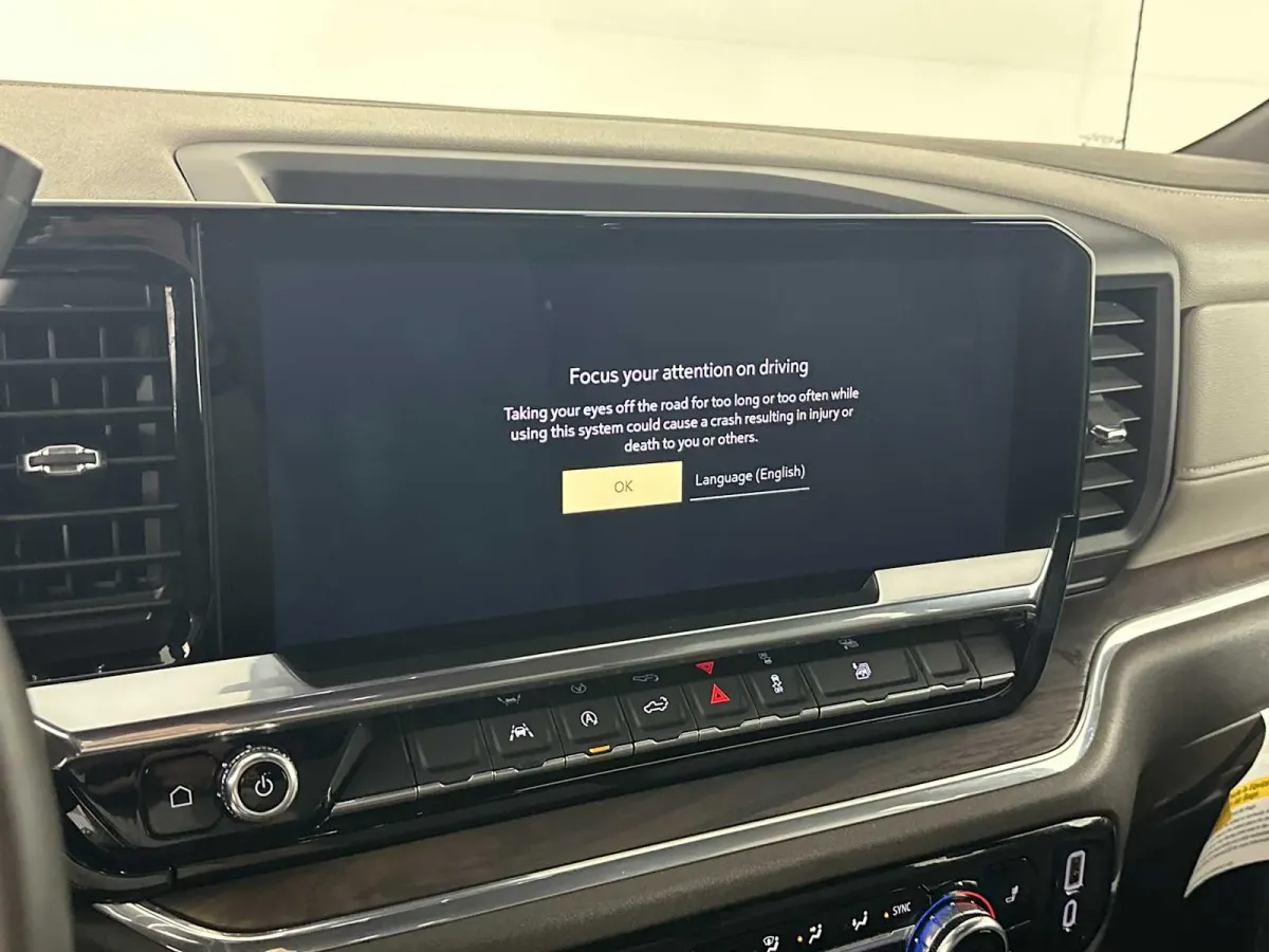 2024 GMC Sierra 1500 SLT thumbnail 33
