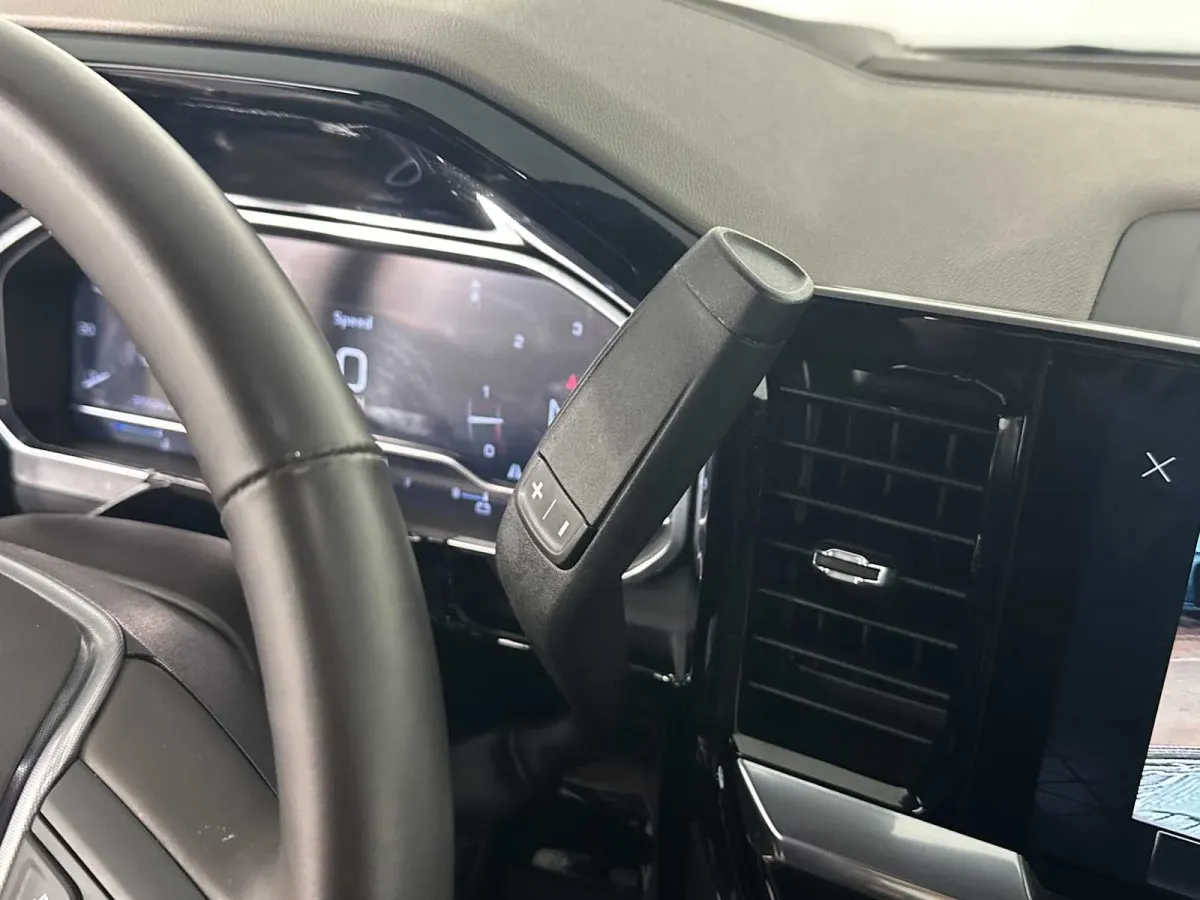 2024 GMC Sierra 1500 SLT thumbnail 36