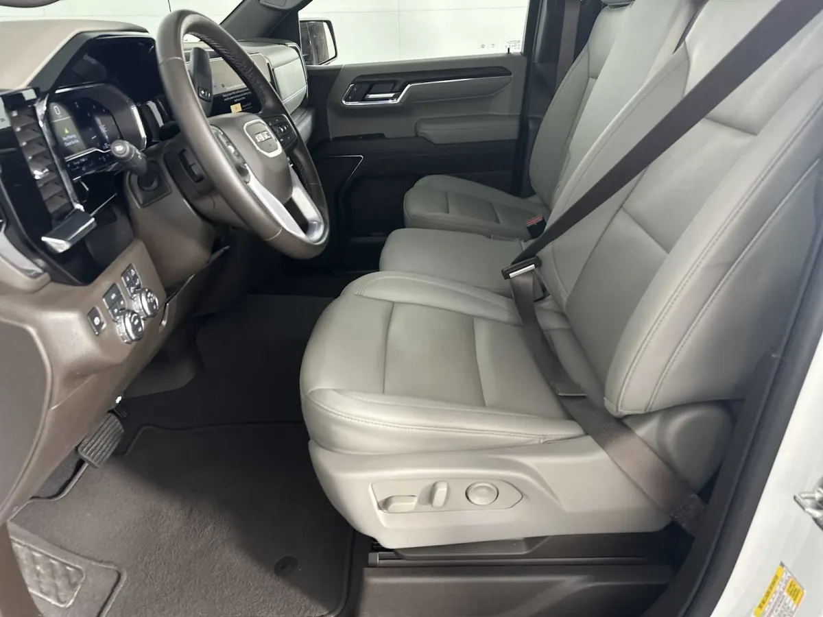 2024 GMC Sierra 1500 SLT thumbnail 9