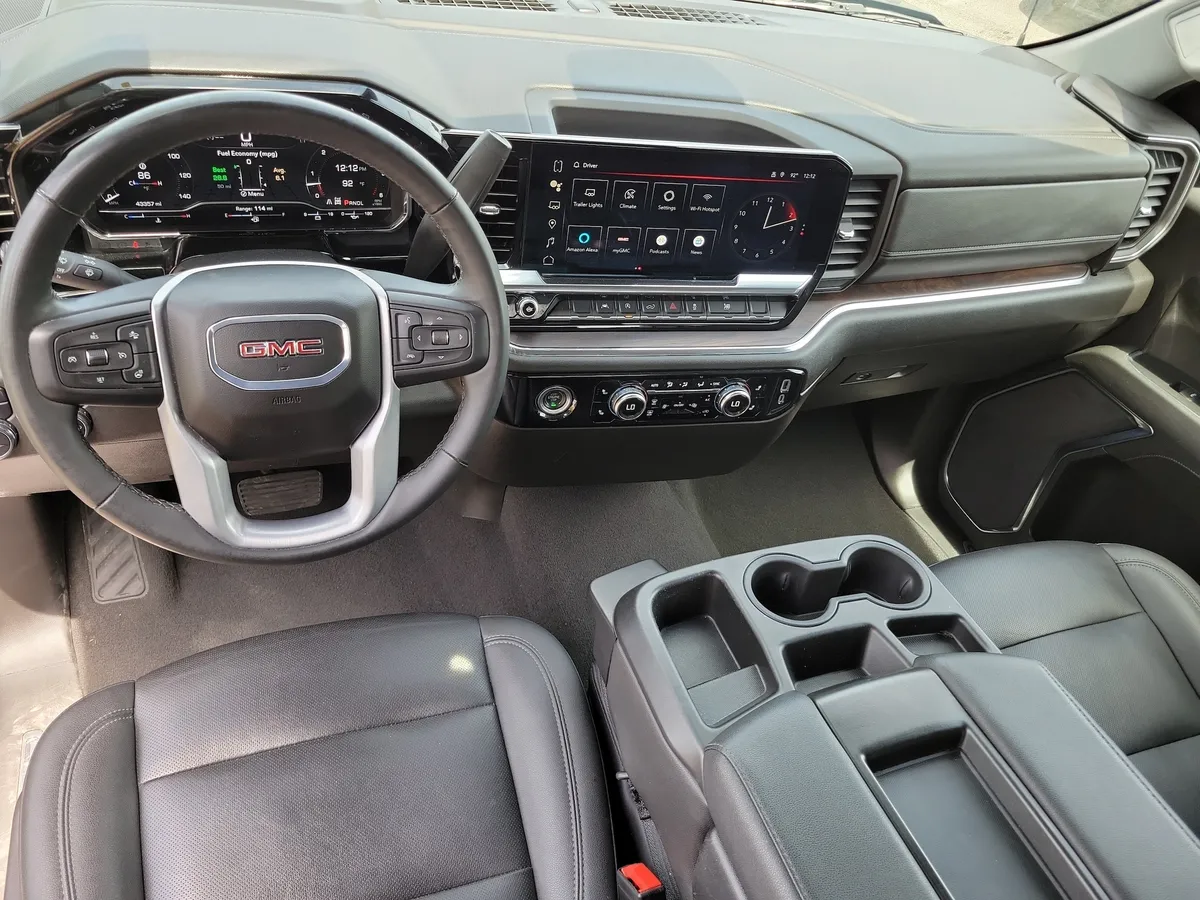 2024 GMC Sierra 1500 SLT thumbnail 15