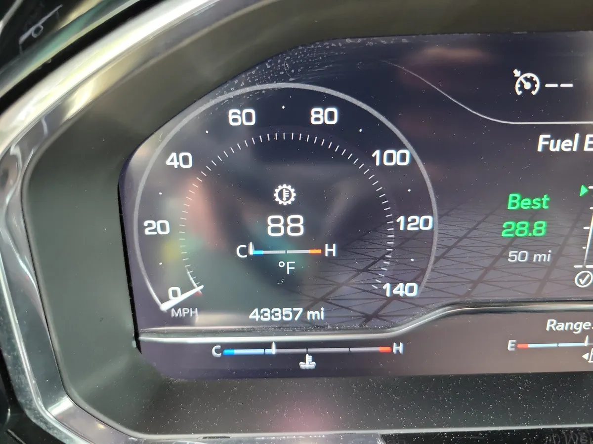 2024 GMC Sierra 1500 SLT thumbnail 23