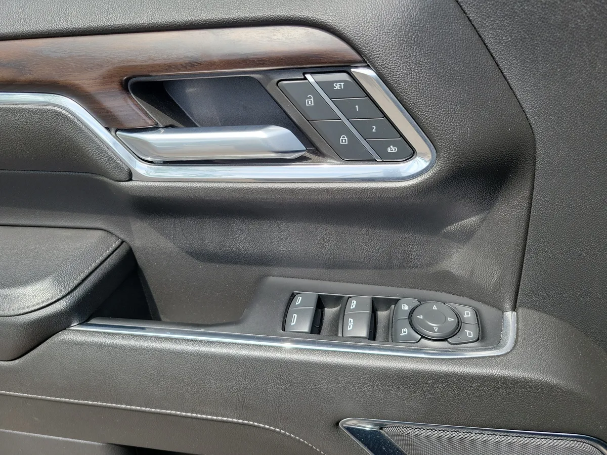 2024 GMC Sierra 1500 SLT thumbnail 26