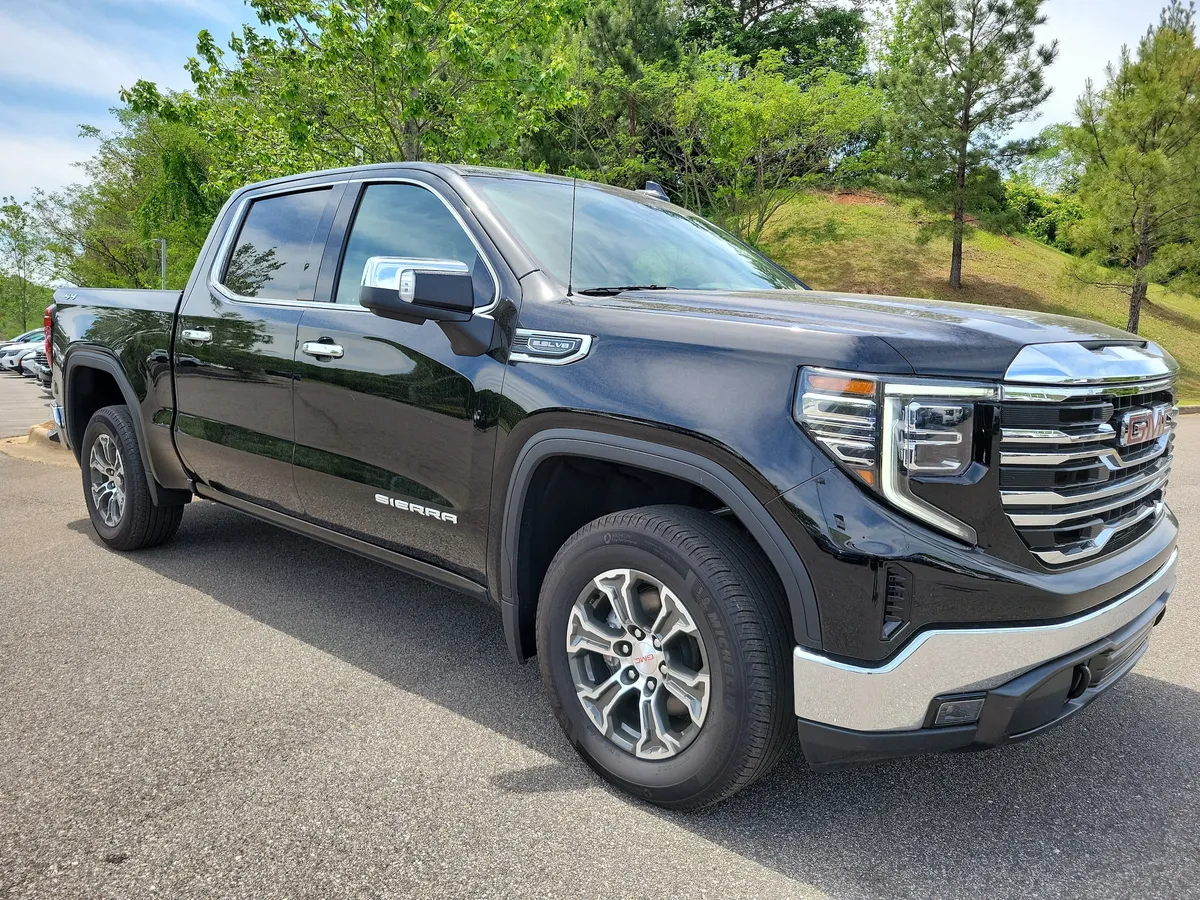 2024 GMC Sierra 1500 SLT thumbnail 7