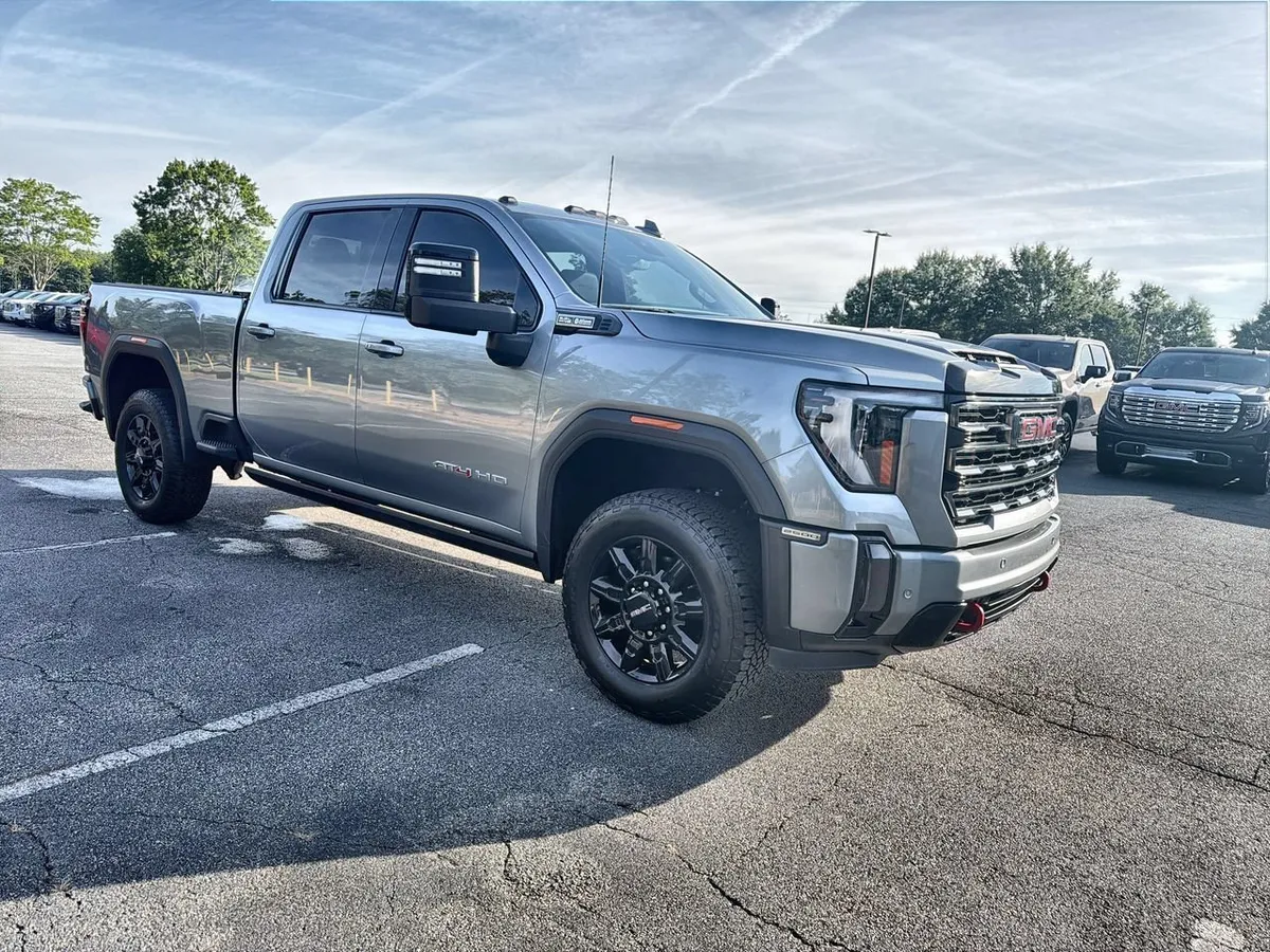 2024 GMC Sierra 2500 HD AT4 thumbnail 2