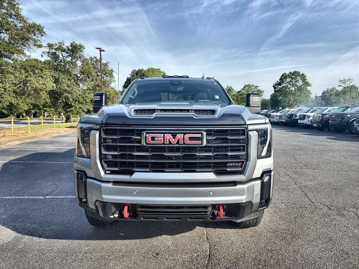 2024 GMC Sierra 2500 HD AT4 thumbnail 3